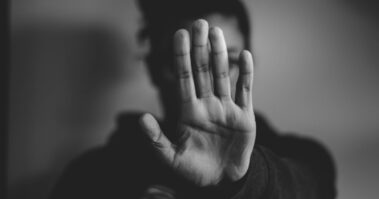 Violenza contro le donne. Come riconoscere i segnali e prevenire? Le risposte nel webinar del 25 novembre